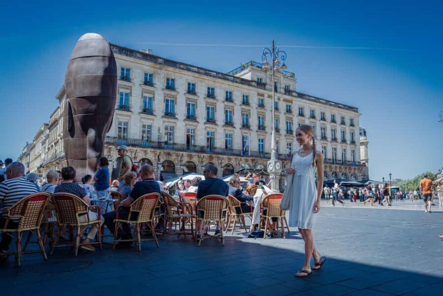 Bordeaux Photographer : Romantic or Family or Friends - Where Your Photos Are Taken: Iconic vs Intimate Bordeaux Backdrops