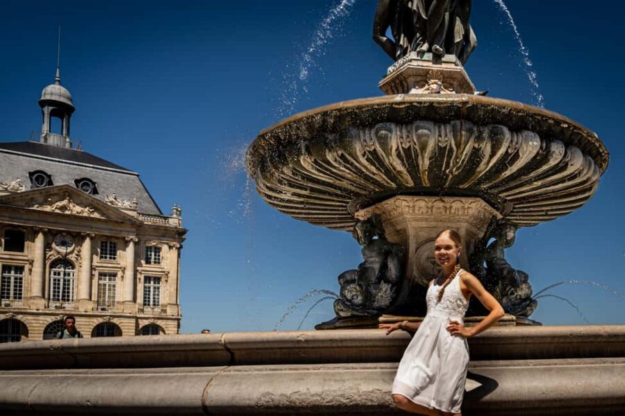 Bordeaux Photographer : Romantic or Family or Friends - Finding the Meeting Point by Hermes and Settling In
