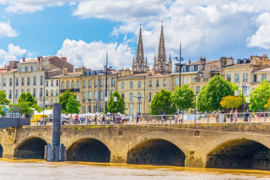 Bordeaux: Private Tour in a Citroën 2CV 45min - Should You Book This 2CV Tour of Bordeaux?