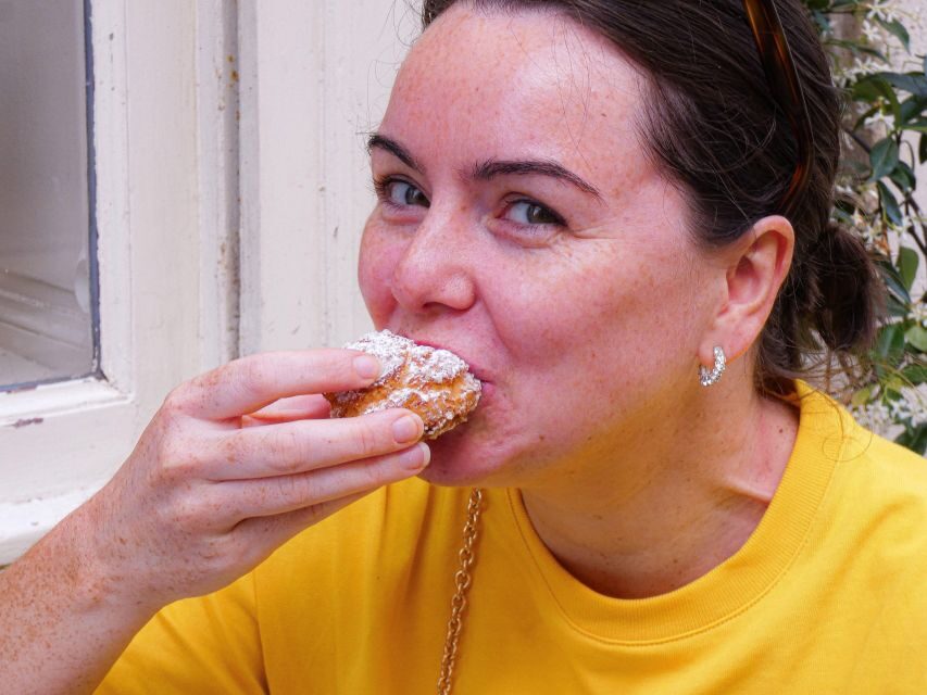Bordeaux - sweet food tour of the old city - The guide is the real ingredient: stories, laughs, and dessert know-how