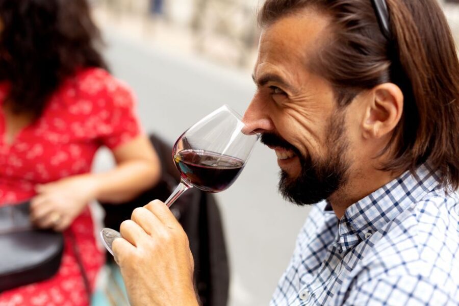 Bordeaux: Tasting Tour in the Wine District - The finish: wine and cheese, plus a cellar selection that feels intentional